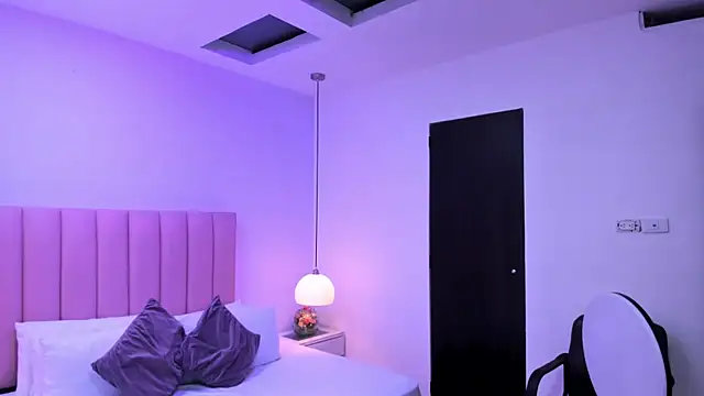 Amy Ferreira online show from 10-03-25, 03:09