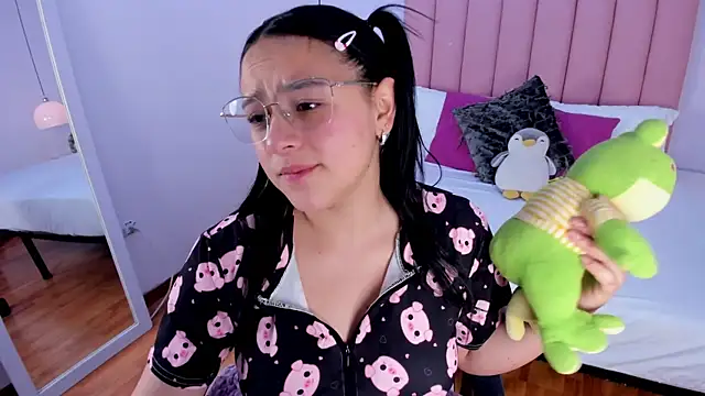 Amy Ferreira online show from 11-19-25, 02:55