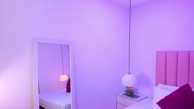 Amy Ferreira online show from 10-04-25, 03:30