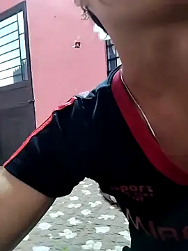 Snapshot of linhkem-cute chatting on 09-18-25, 04:37 linhkem-cute online show from 09-18-25, 04:37