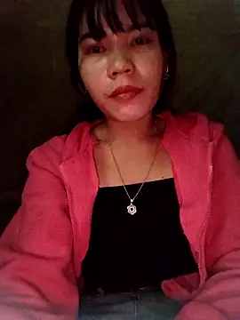 Snapshot of linhkem-cute chatting on 11-17-25, 09:46 linhkem-cute online show from 11-17-25, 09:46