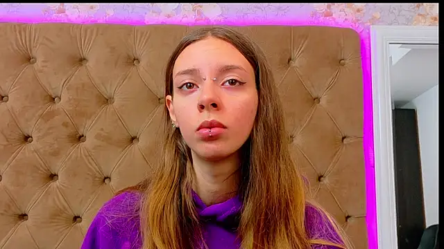 Snapshot of CoraVex chatting on 06-10-26, 03:52 CoraVex online show from 06-10-26, 03:52