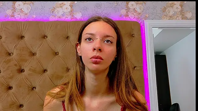 Snapshot of CoraVex chatting on 06-04-26, 03:55 CoraVex online show from 06-04-26, 03:55
