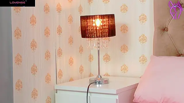 CoraVex online show from 10-29-25, 05:06