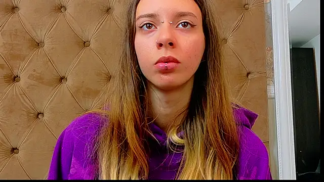 Snapshot of CoraVex chatting on 05-22-26, 03:59 CoraVex online show from 05-22-26, 03:59