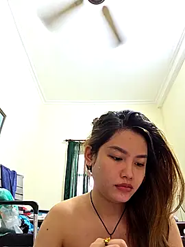 MaiHoang2k online show from 10-20-25, 04:47