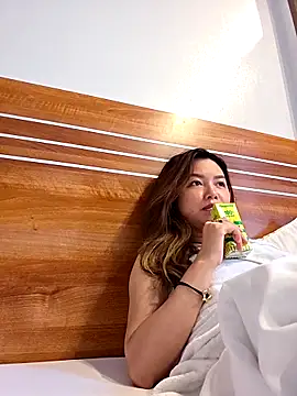 MaiHoang2k online show from 10-30-25, 03:27