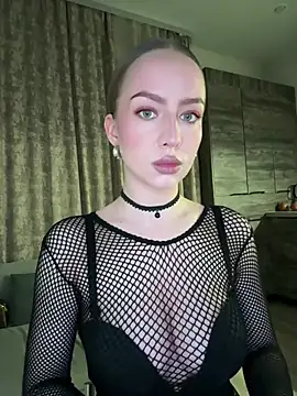 Snapshot of MissOyee chatting on 02-12-26, 07:13 MissOyee online show from 02-12-26, 07:13