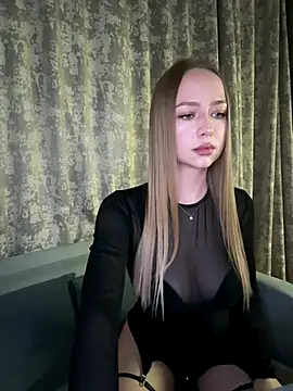 MissOyee online show from 11-04-25, 06:44