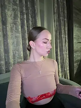 Snapshot of MissOyee chatting on 02-21-26, 07:38 MissOyee online show from 02-21-26, 07:38