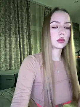 Snapshot of MissOyee chatting on 02-13-26, 07:36 MissOyee online show from 02-13-26, 07:36