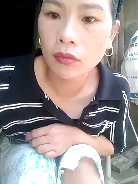 Qinjid002 online show from 10-30-25, 02:32