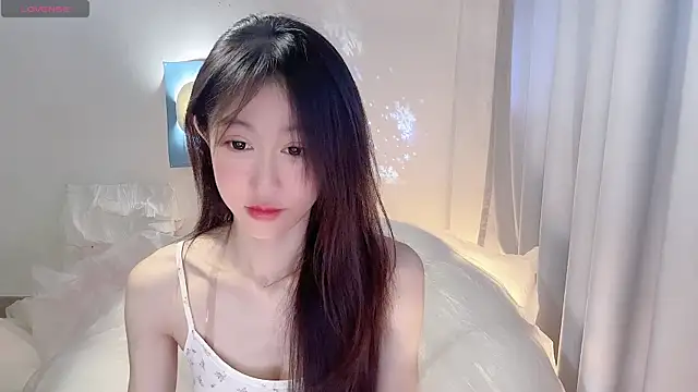 Snapshot of ai-ai-mi chatting on 06-11-26, 11:24 ai-ai-mi online show from 06-11-26, 11:24