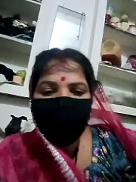 Snapshot of Hott_locky chatting on 05-31-26, 05:19 Hott locky online show from 05-31-26, 05:19