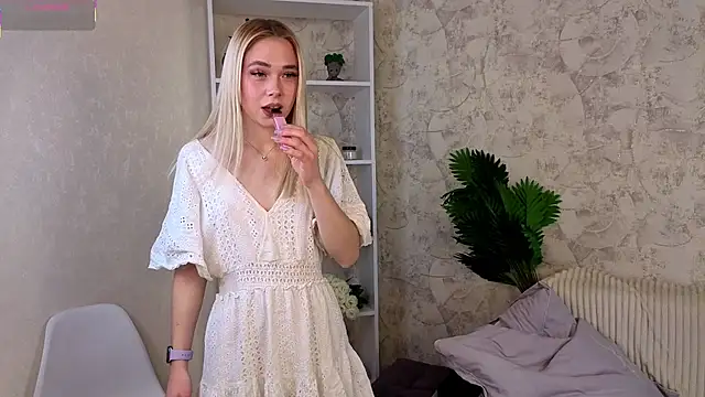 MarniOrdway online show from 10-13-25, 04:41