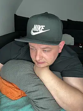 xXLustMolchXx online show from 10-03-25, 07:10