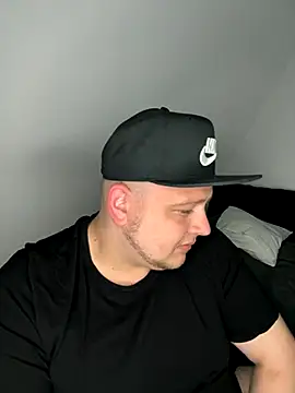 xXLustMolchXx online show from 10-06-25, 04:52