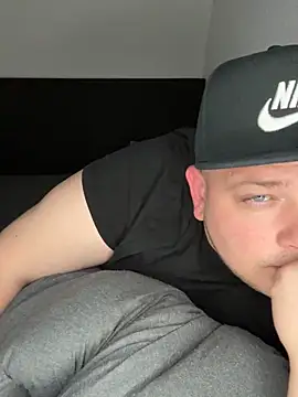 xXLustMolchXx online show from 09-29-25, 04:23