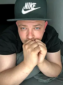 xXLustMolchXx online show from 09-30-25, 04:57