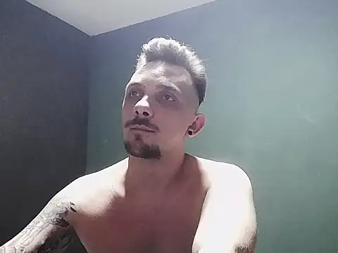 Snapshot of guesswhatbitch chatting on 10-04-25, 11:50 guesswhatbitch online show from 10-04-25, 11:50