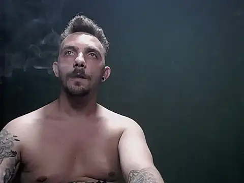 Snapshot of guesswhatbitch chatting on 09-29-25, 09:42 guesswhatbitch online show from 09-29-25, 09:42