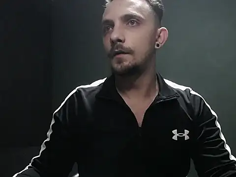 Snapshot of guesswhatbitch chatting on 10-09-25, 08:09 guesswhatbitch online show from 10-09-25, 08:09