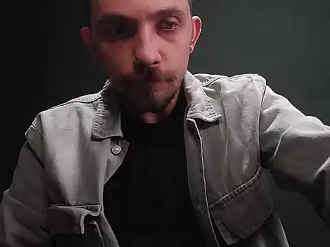 Snapshot of guesswhatbitch chatting on 11-08-25, 10:19 guesswhatbitch online show from 11-08-25, 10:19