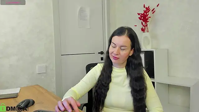 Stella Leon online show from 10-07-25, 02:23