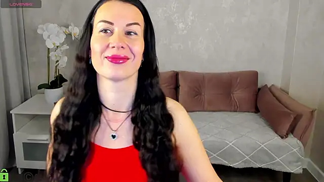 Stella Leon online show from 10-22-25, 01:05