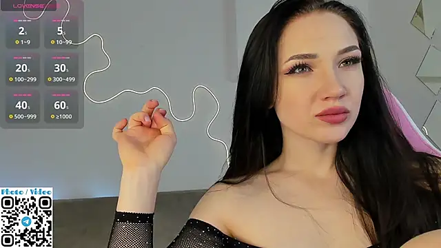 Helen Spark online show from 10-13-25, 02:02