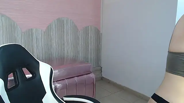Snapshot of im_anny_t chatting on 10-02-25, 12:30 im anny t online show from 10-02-25, 12:30