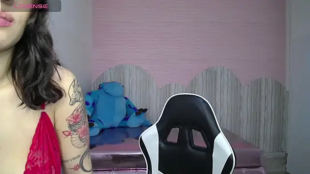 Snapshot of im_anny_t chatting on 11-11-25, 12:44 im anny t online show from 11-11-25, 12:44