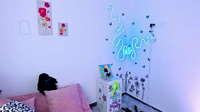 lilielou  online show from 12-20-25, 06:22