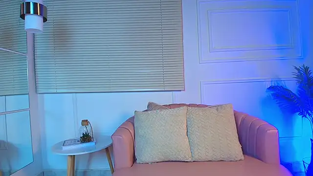 alessia moon1 online show from 10-23-25, 01:10