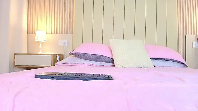 alessia moon1 online show from 02-11-26, 12:05