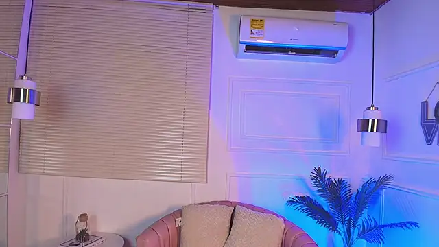 alessia moon1 online show from 11-04-25, 12:53