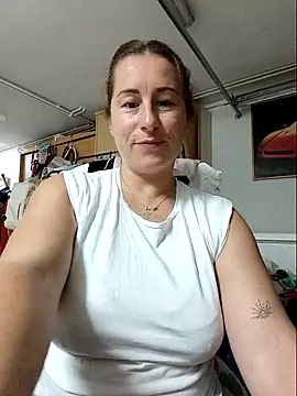 Snapshot of bichota85 chatting on 10-13-25, 07:26 bichota85 online show from 10-13-25, 07:26