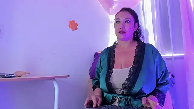 sharlot montalvo  online show from 02-04-26, 09:32