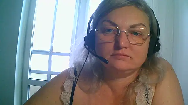 Snapshot of Blue-sky69 chatting on 10-14-25, 06:14 Blue-sky69 online show from 10-14-25, 06:14