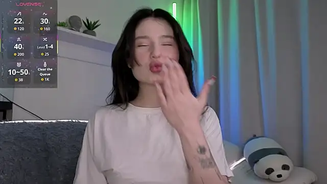  Lua   online show from 04-21-26, 08:15