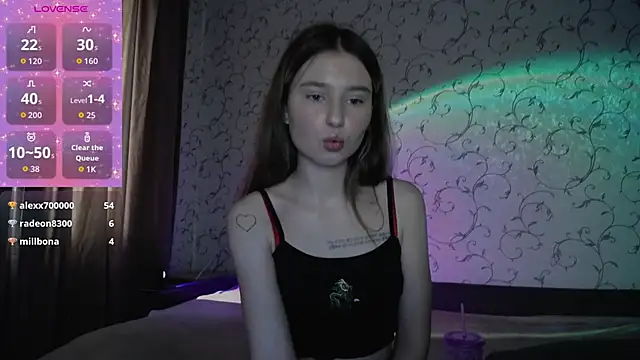 Snapshot of _Lua__ chatting on 09-19-25, 11:14 Lua online show from 09-19-25, 11:14