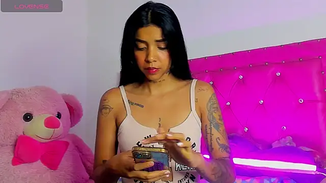 Snapshot of dahiiangomezz chatting on 06-02-26, 09:48 dahiiangomezz online show from 06-02-26, 09:48