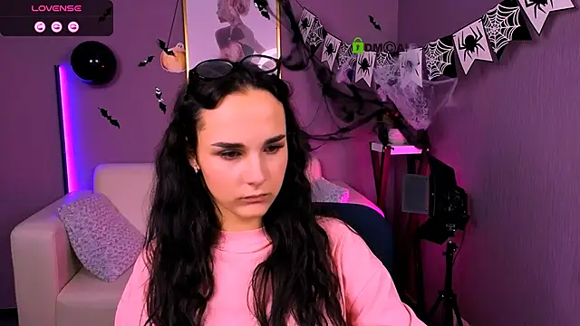 ariana ross7 online show from 10-25-25, 07:14