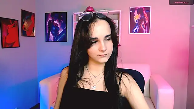 ariana ross7 online show from 11-28-25, 10:37