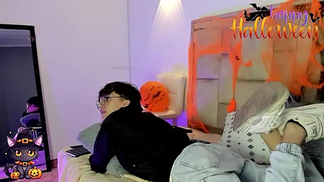 bellmontneon online show from 10-20-25, 11:44