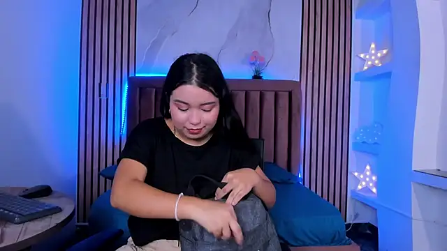 LunaWiill  online show from 10-30-25, 12:25