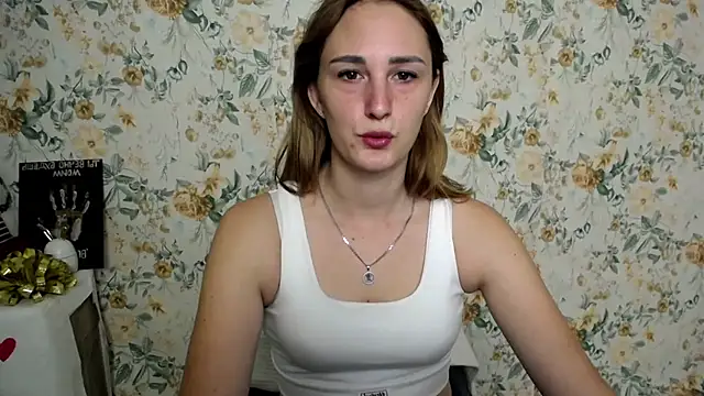 Snapshot of Milana_Cutie_ chatting on 09-30-25, 06:08 Milana Cutie online show from 09-30-25, 06:08