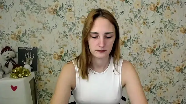 Snapshot of Milana_Cutie_ chatting on 10-20-25, 06:04 Milana Cutie online show from 10-20-25, 06:04