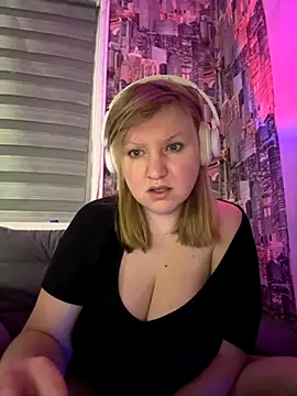 Snapshot of GretieLee chatting on 10-23-25, 06:39 GretieLee online show from 10-23-25, 06:39