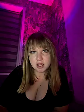 Snapshot of GretieLee chatting on 10-20-25, 04:29 GretieLee online show from 10-20-25, 04:29
